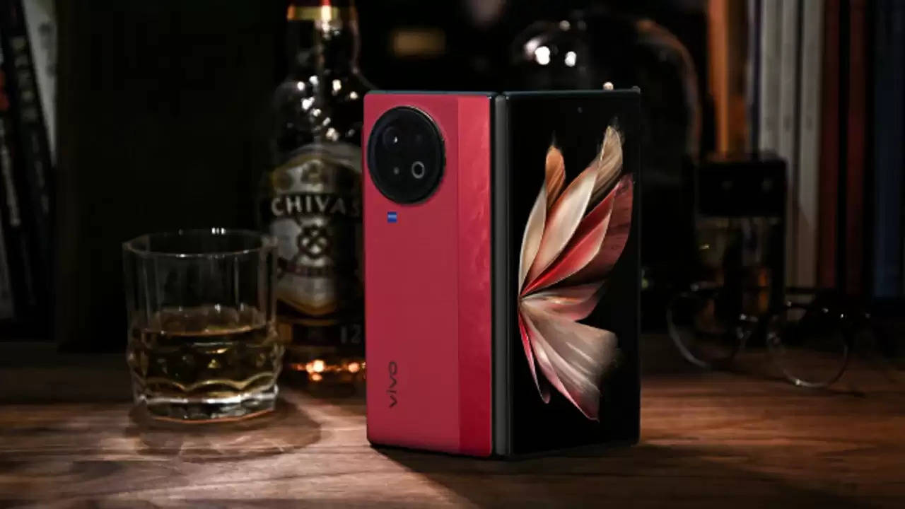 Vivo X Fold 3 : दो डिस्प्ले, सबसे तगड़ा कैमरा, 120W चार्जिंग, Vivo का नया फोन है धमाकेदार!
