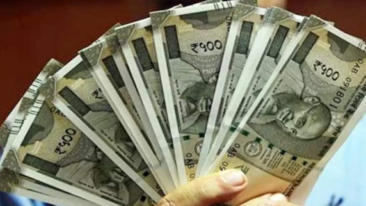 7th Pay Commission: Central Government Employees' Salaries to Rise Significantly by Rs 18,000