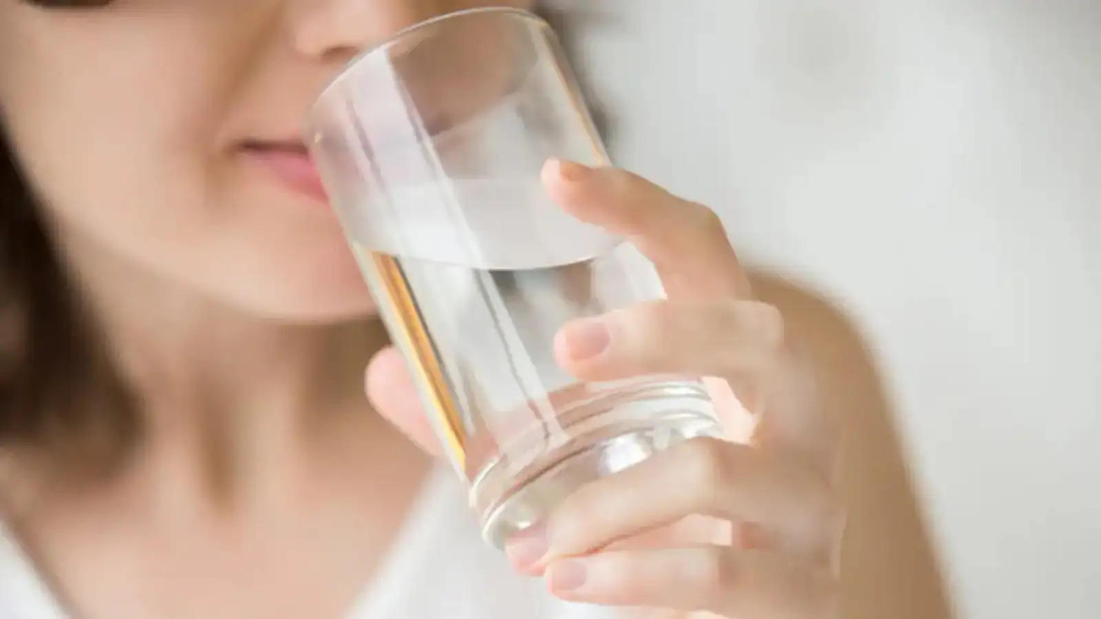 Health Tips : खाने खाने के तुरंत बाद ना पीएं पानी, हो जायँगे इस समस्या के शिकार 