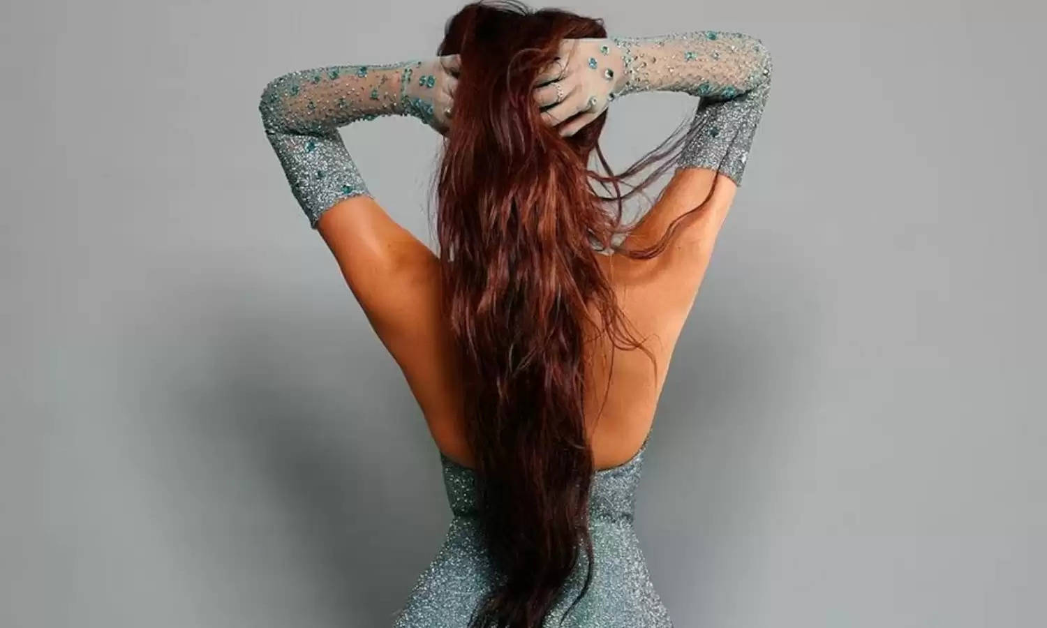 बैकलेस गाउन पहन जलपरी बनी जाह्नवी कपूर, लुक ने फैन्स को बनाया दीवाना