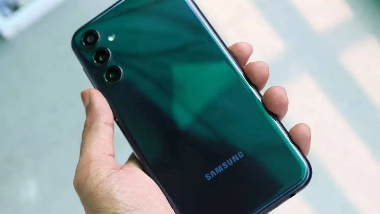 अमेजन पर Samsung के इस फोन पर 18,900 रुपए का धमाकेदार ऑफर! नहीं मिलेगी दोबारा ऐसी डील