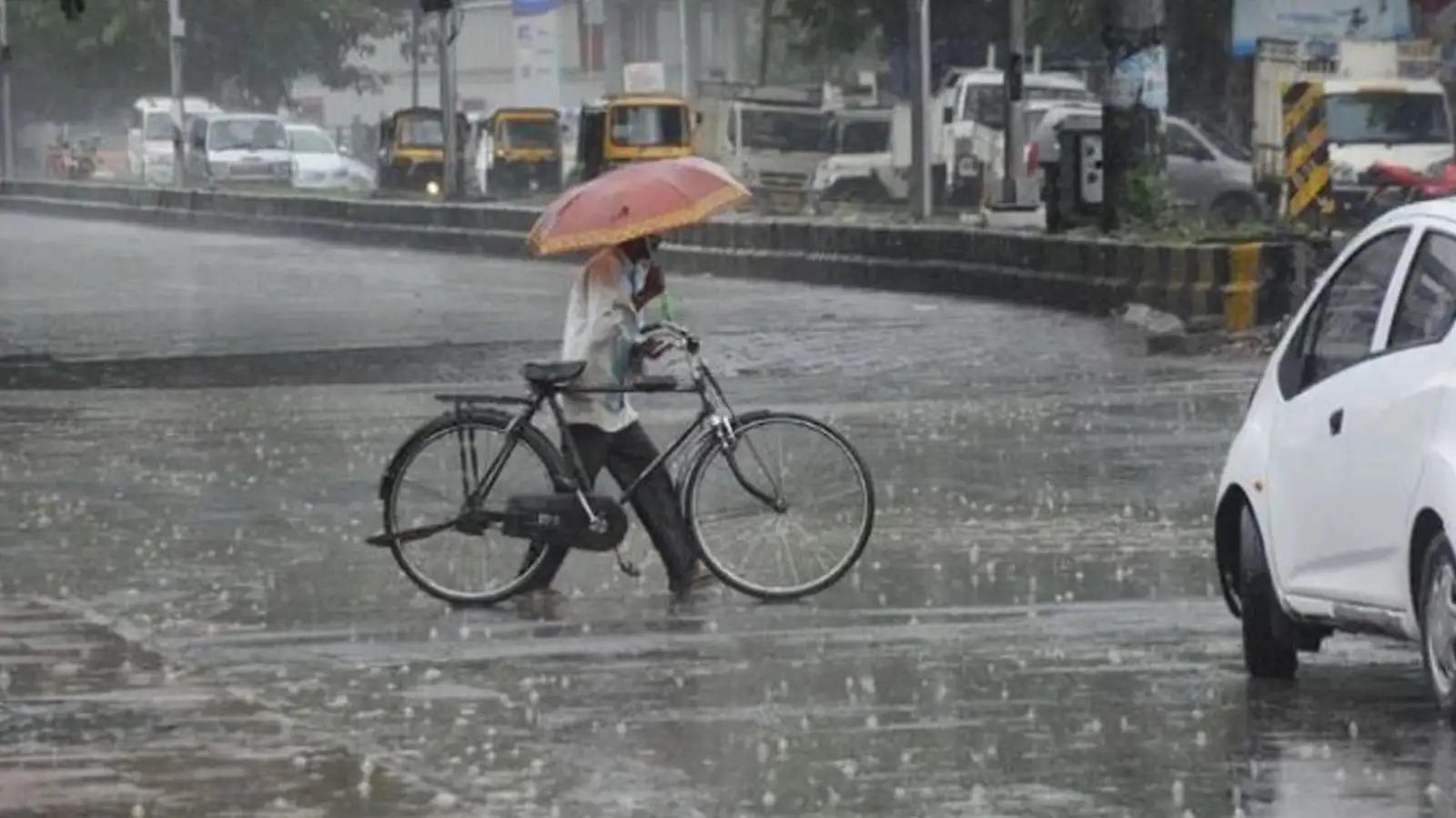 Uttarakhand Weather Update : अभी नहीं मिलेगी बारिश से राहत, देहरादून समेत इन जिलों के लिए जारी हुआ भारी बारिश का अलर्ट