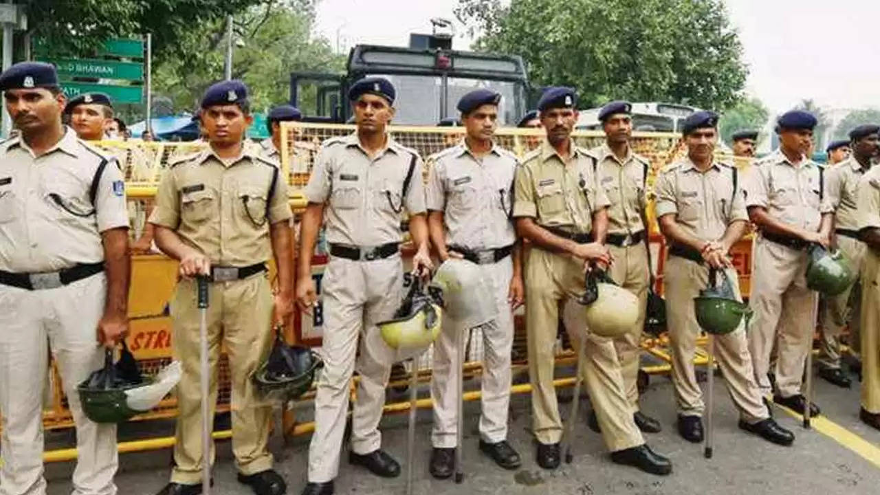 दिल्ली पुलिस में निकली बंपर भर्ती, जानिए कैसे करें आवेदन
