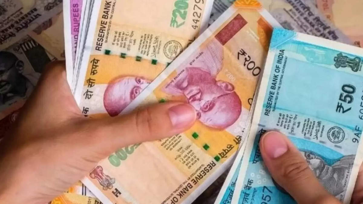 7th Pay Commission : केंद्रीय कर्मचारियों को मिली अनोखी सौगात, डीए पर आया नया अपडेट 