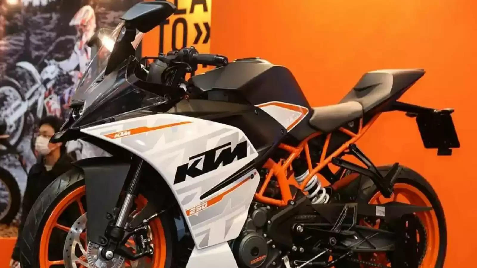 KTM और Husqvarna मोटरसाइकिलों की कीमतों में की गई ₹ 2,048 तक की बढ़ोतरी 