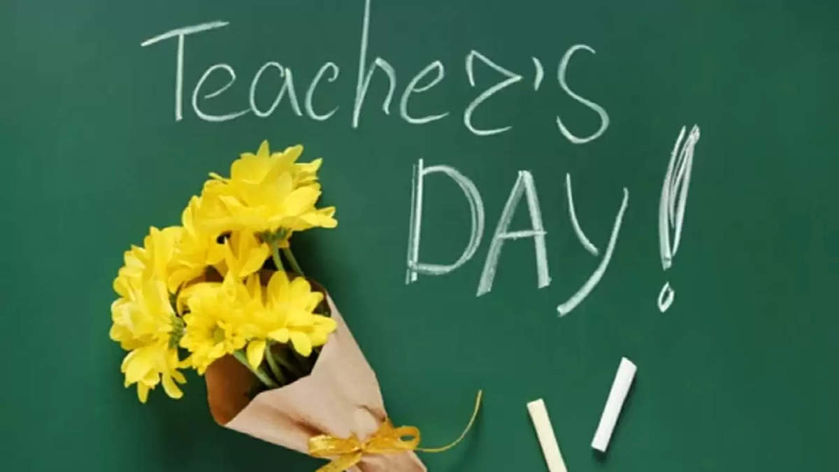 Happy Teacher's Day 2024: ग्रीटिंग कार्ड पर लिखें ये खास बातें, बनाएं शिक्षकों का दिन यादगार