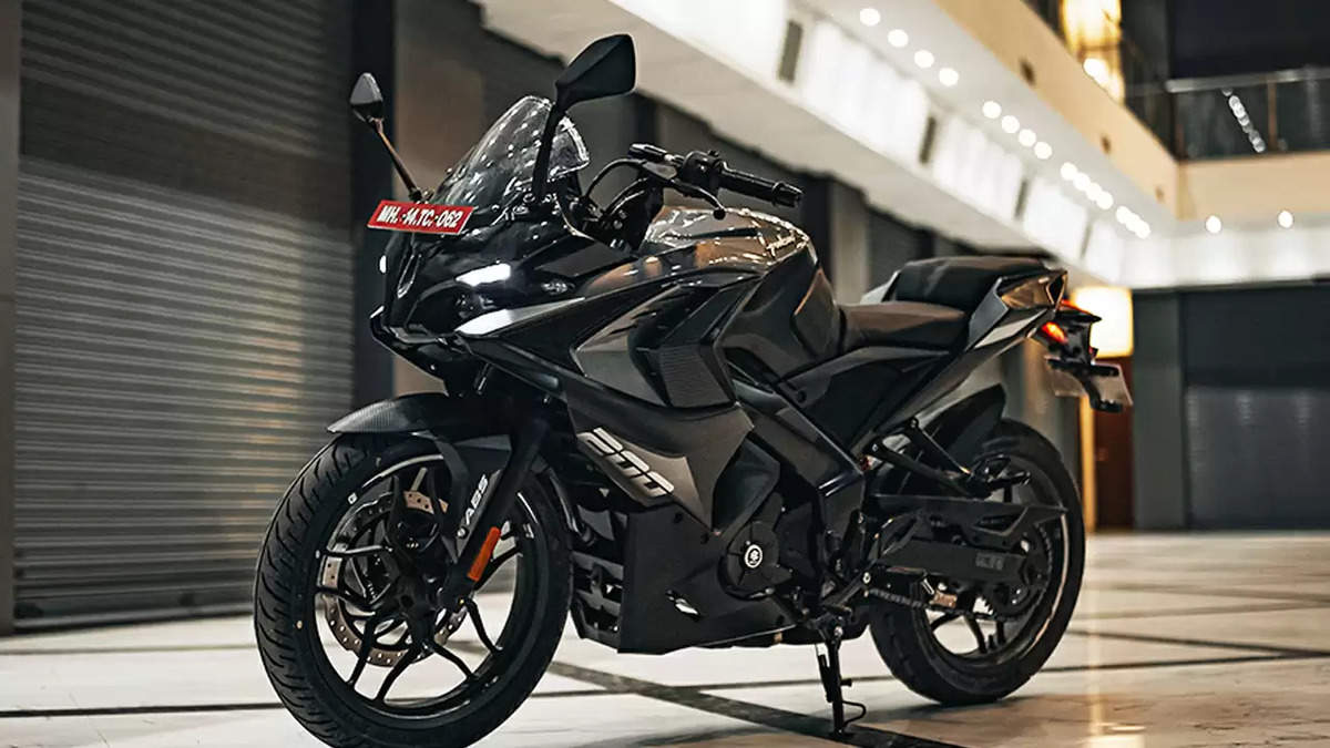 Bajaj Pulsar 200 RS: The Affordable Queen of Sports Bikes