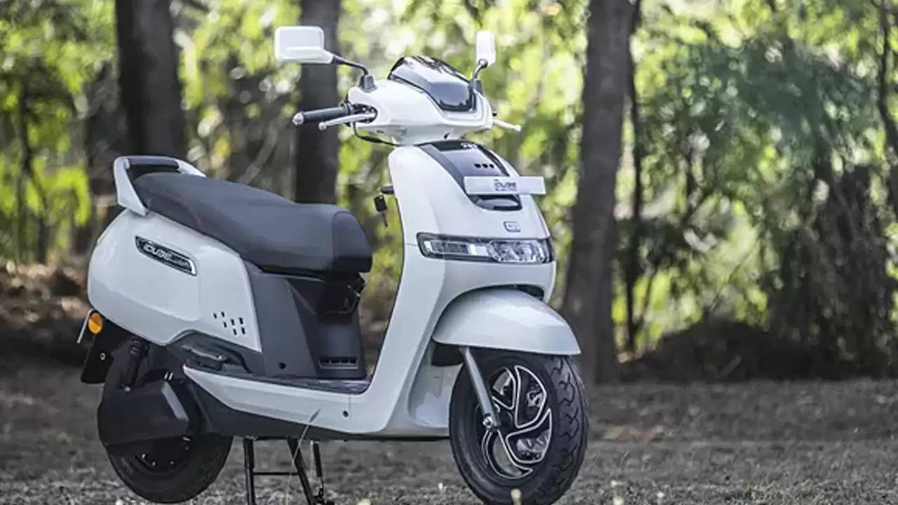 TVS Electric Scooter Boasts Impressive 145km Range & Packed With Features