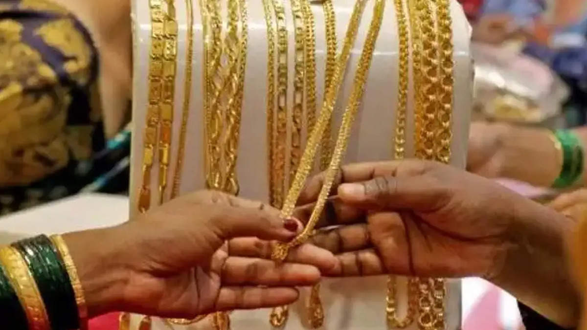 Gold Silver Price 14 Nov 2023: आज सोने ने दिखाया अपना रंग, चांदी के भी बढ़े भाव; जाने आज के रेट्स 