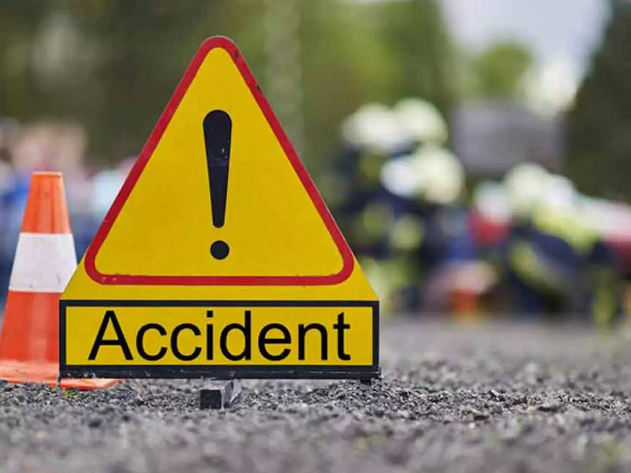 Accident : कार दुर्घटना में पति की मौत, पत्नी घायल