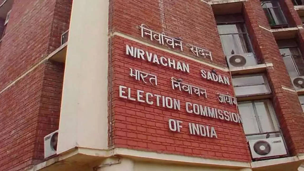 Uttarakhand : BJP-कांग्रेस समेत 14 राजनीतिक पार्टियों पर लटकी चुनाव आयोग तलवार,  भेजा नोटिस