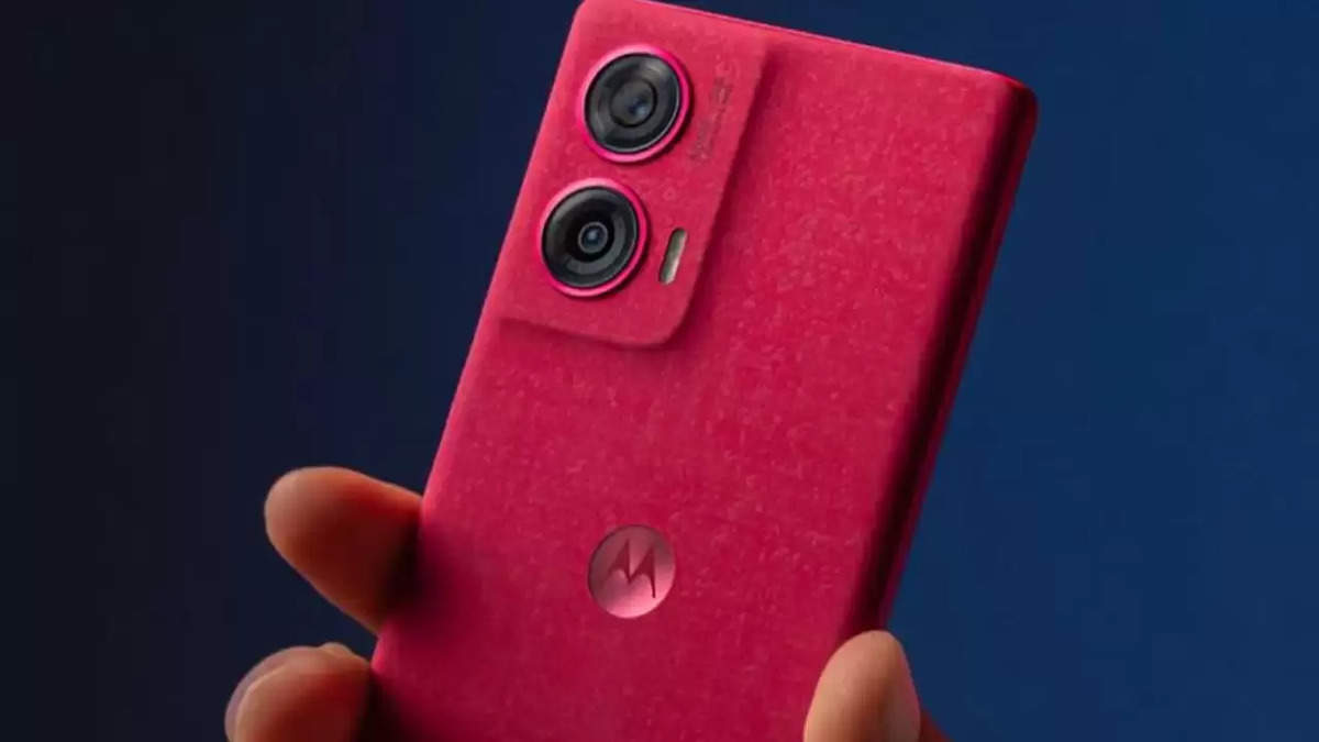 Motorola के फैंस के लिए सुनहरा मौका! ये 2 पावरफुल फोन अब सेल वाले दाम पर, जानिये कैसे करें ऑर्डर 