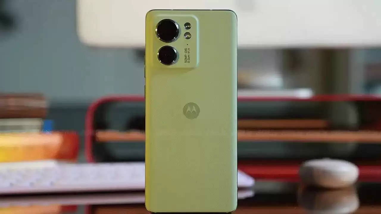 Motorola Edge 40 Captures Stunning Details with 108MP Camera