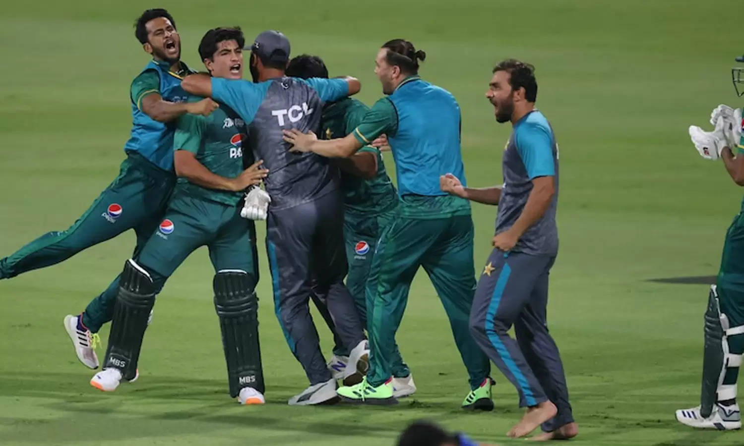 नसीम शाह के दो छक्कों ने भारत को किया एशिया कप से आउट, Pak फाइनल में