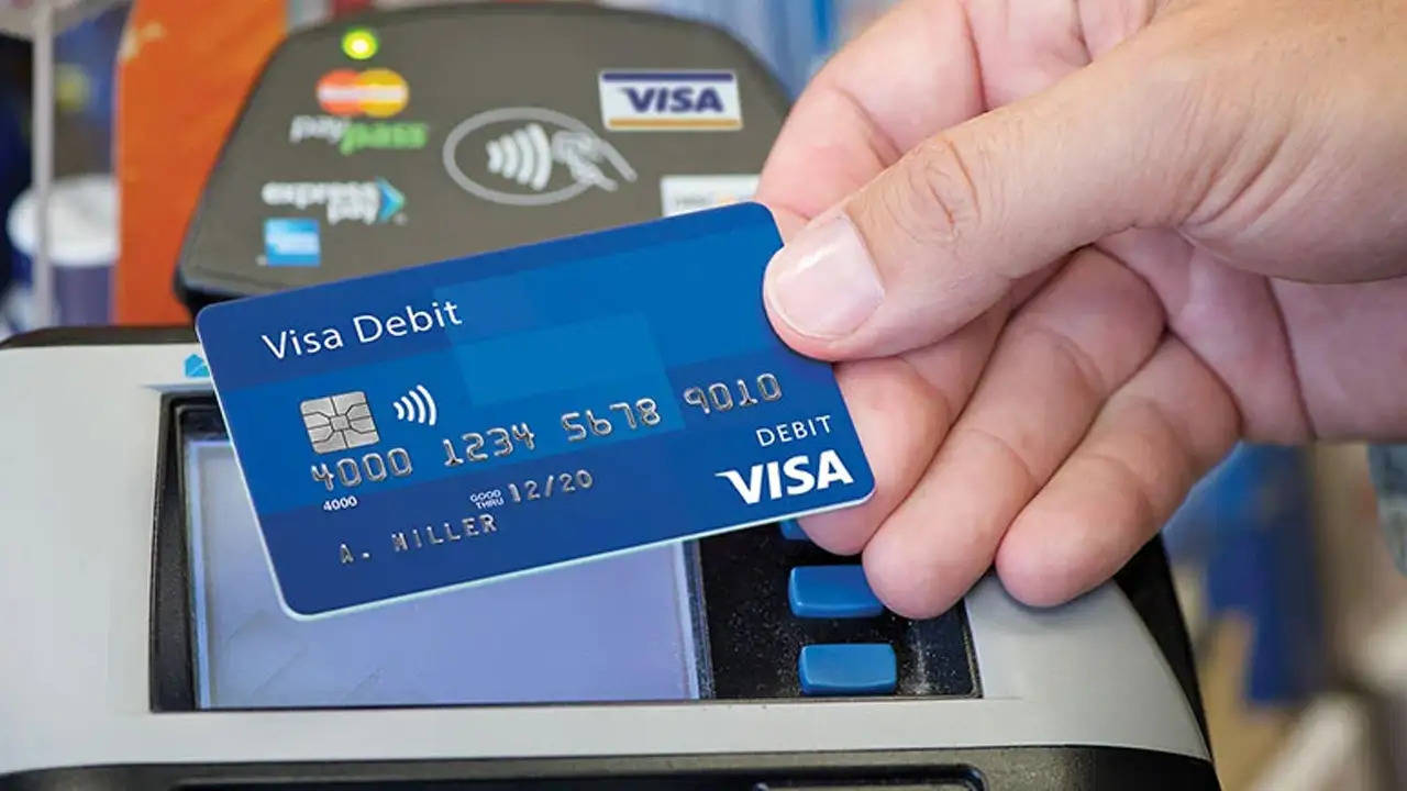 अगर आपके पास भी है बैंक का एटीम कार्ड, तो मिल रहा 5 लाख रुपये का लाभ