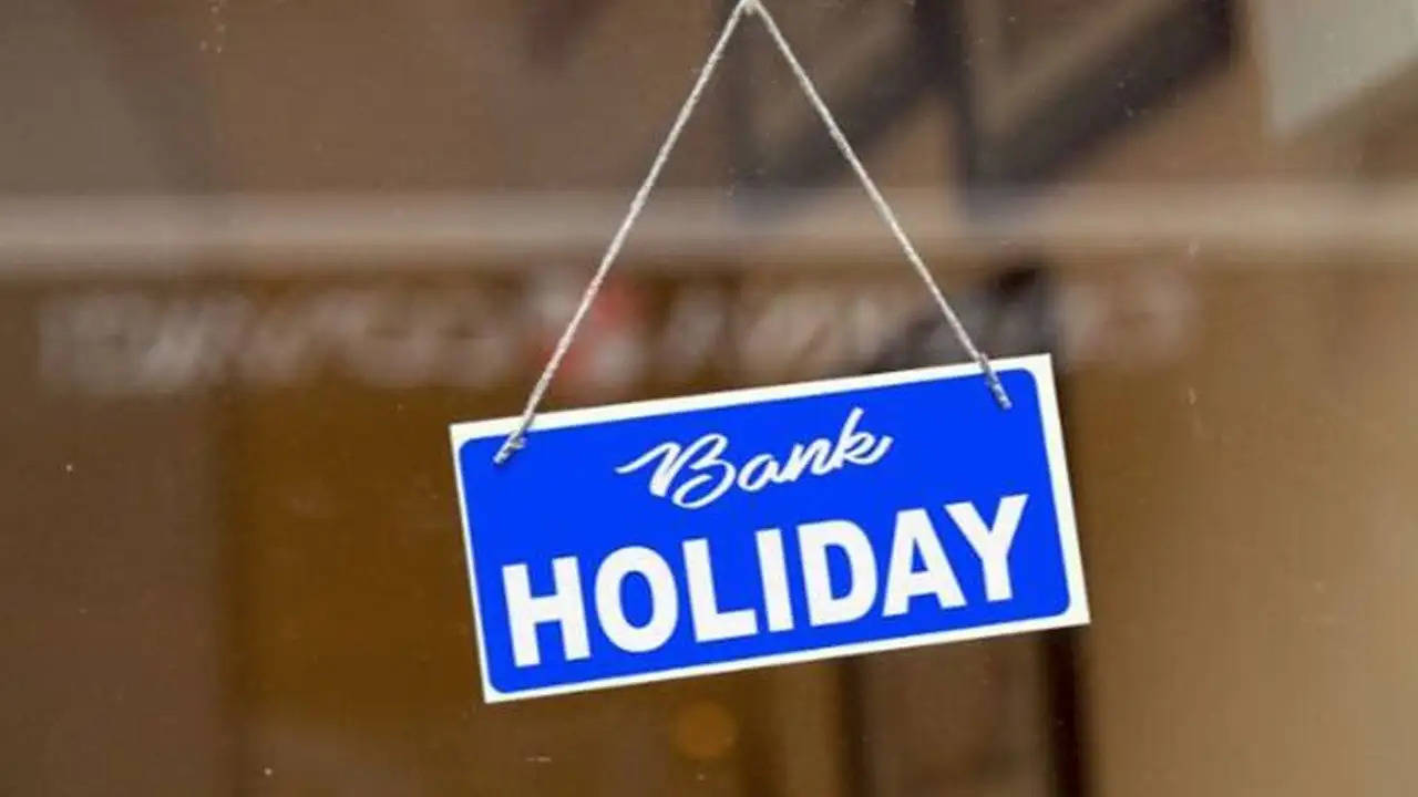 Bank Holidays in 2024: आने वाले साल में इन दिनों में रहेगा बैंक अवकाश, जरूरी काम के लिए चेक करें लिस्ट