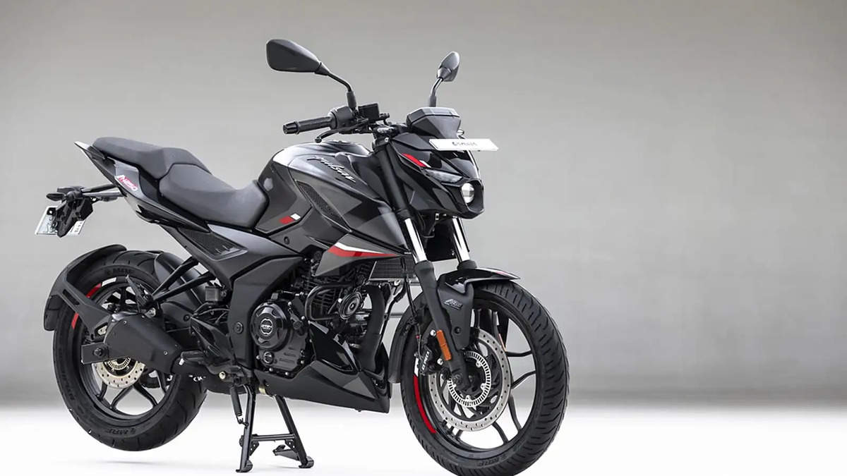 Bajaj Pulsar NS250: स्पोर्ट्स लुक के साथ मिलेगी दमदार माइलेज, कीमत भी है कम 