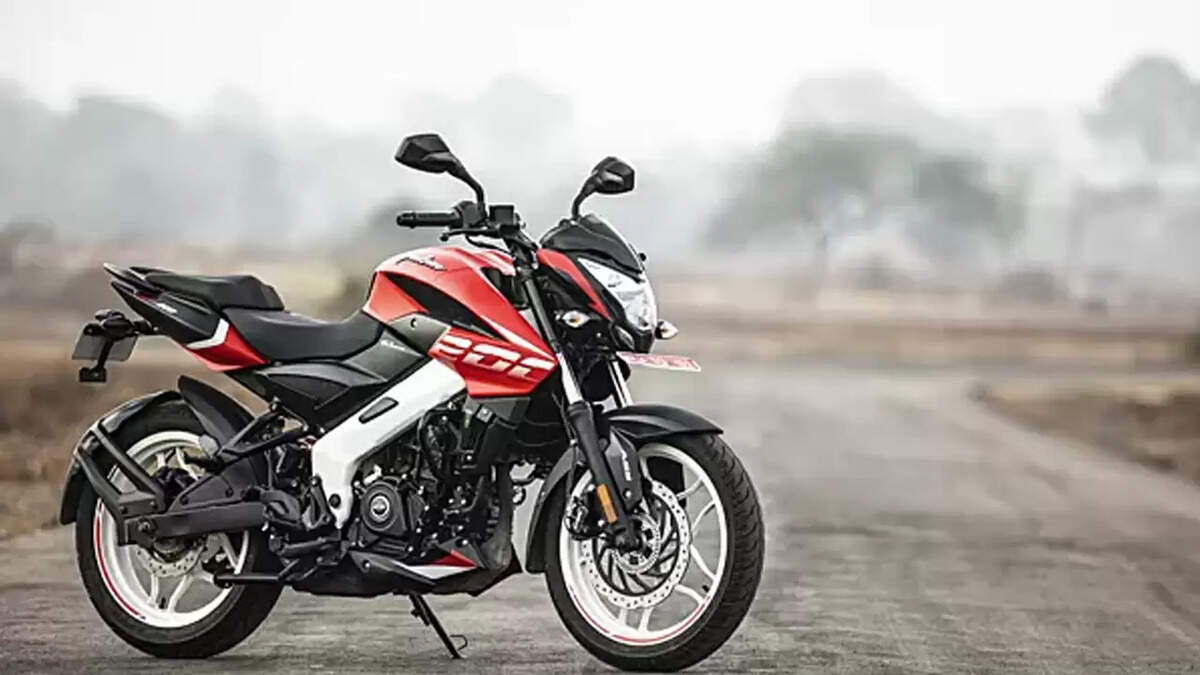 Bajaj Pulsar NS200 (2024): The Most Affordable 200cc Sports Bik