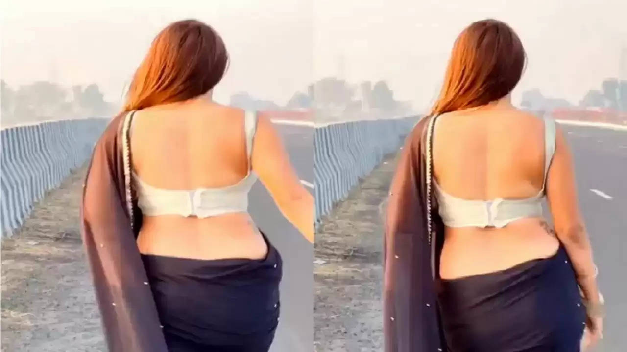 Desi Bhabhi Sexy Video : बीच सड़क पर देसी भाभी ने लगाए गज़ब के ठुमके, सेक्सी वीडियो ने बवाल मचाया