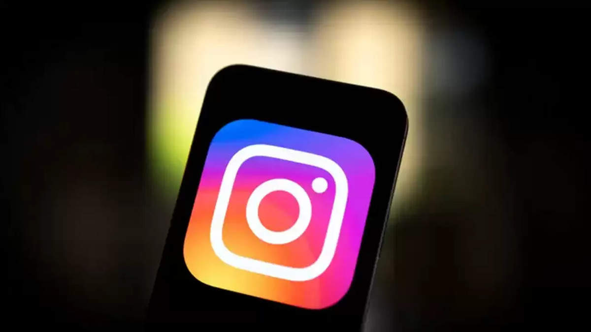 Instagram यूजर्स के लिए खुशखबरी, अब एक पोस्ट में 20 फोटो/वीडियो शेयर करें