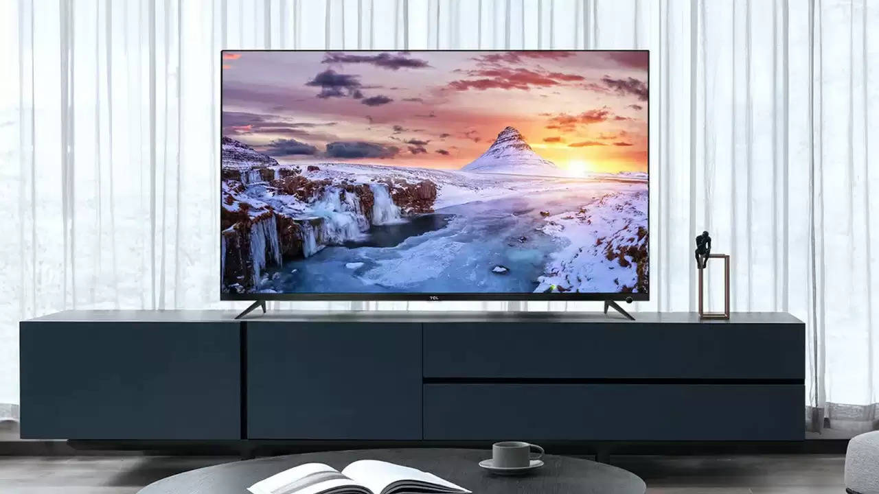 OnePlus के 43 इंच Smart TV पर शानदार डील: ₹20,000 में पाएं बेहतरीन मनोरंजन!