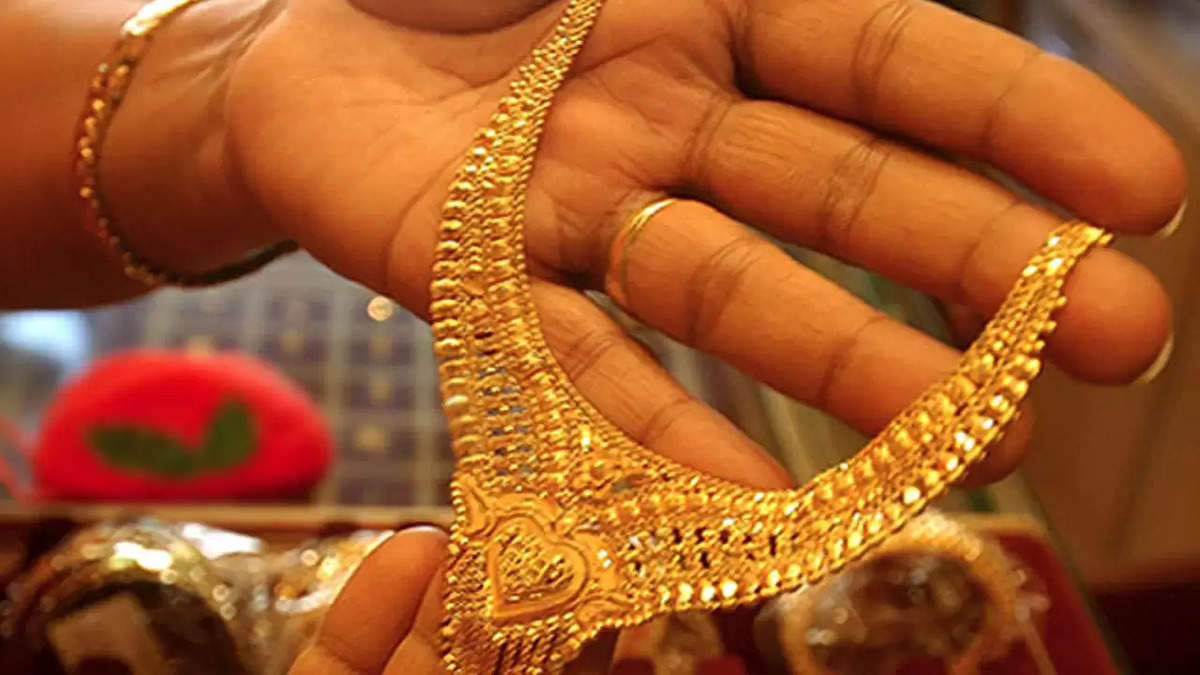 Gold Prices Hit a New Peak: 22 Carat Gold Rate Also Rises, Check Today's Prices