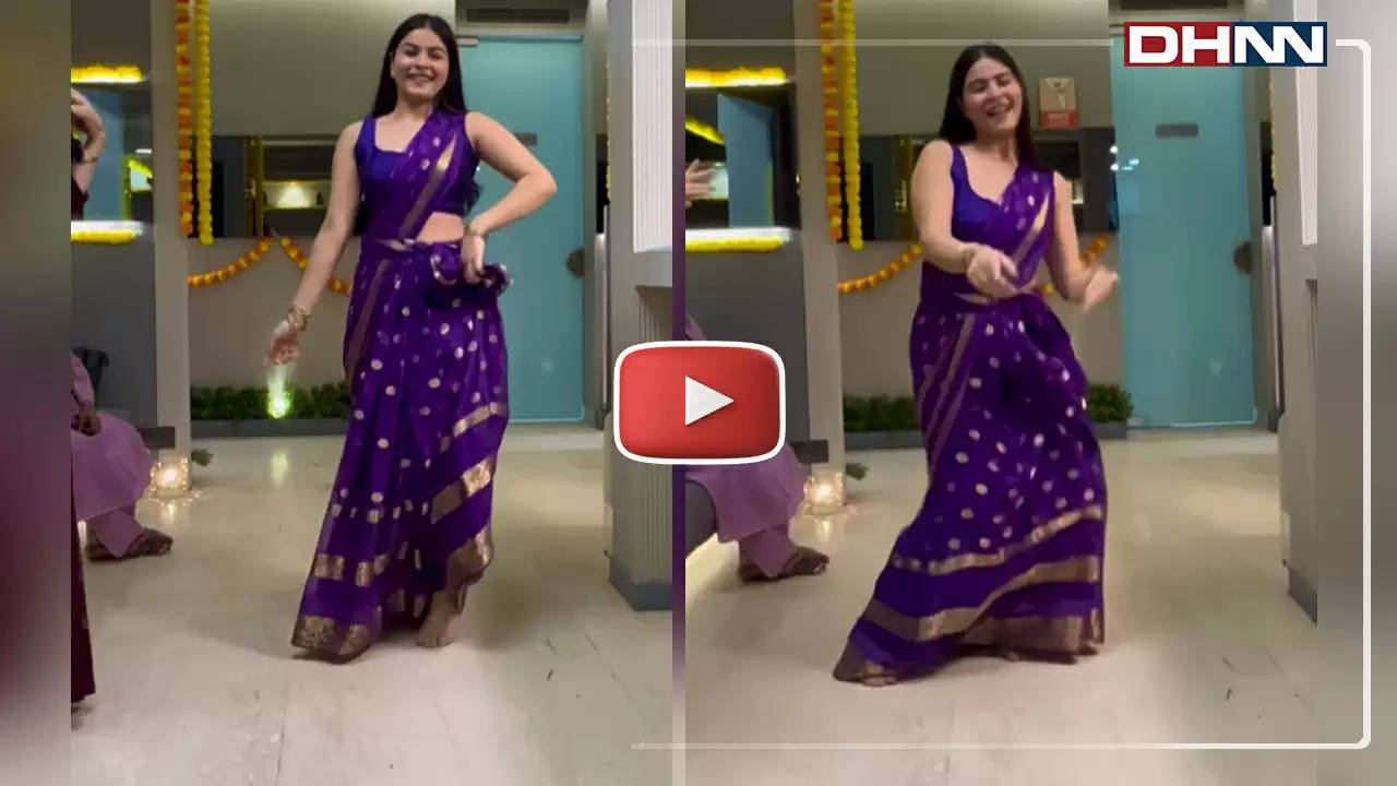 Indian Desi Bhabhi Dance Viral Video: नीली साड़ी पहनकर भाभी ने बनाया धांसू वीडियो, सेक्सी वीडियो ने सोशल मीडिया पर मचाया हंगामा