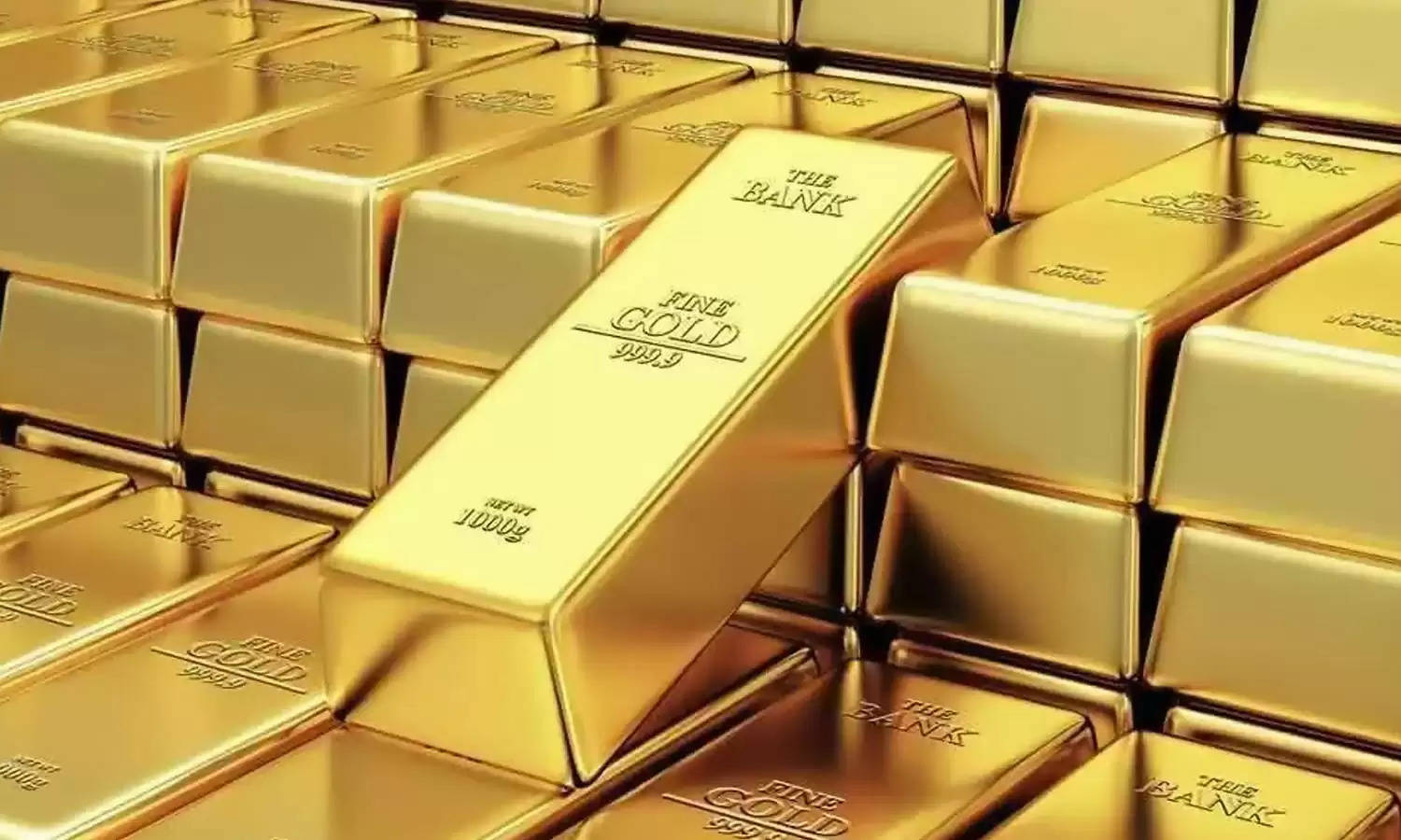 Gold Price Today: बादलों की गरज के बीच सोना ग्राहकों की खुल गई किस्मत, कीमत में भारी गिरावट, जानिए 22 से 24 कैरेट का रेट