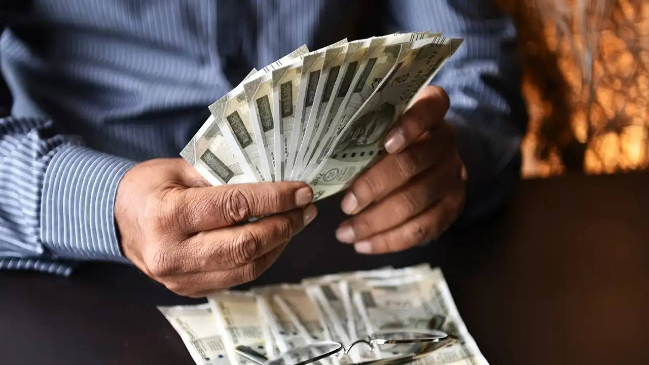 बैंक का शानदार ऑफर, सेविंग खाते में जमा करें 10 लाख रुपये, मिलेगा 6 फीसदी का ब्याज