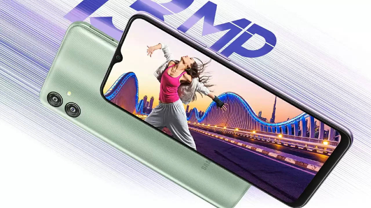 Samsung Galaxy F04 : Samsung के इस फोन की कीमत में आई भारी गिरावट, लेने को लगी लोगों की लाइन!