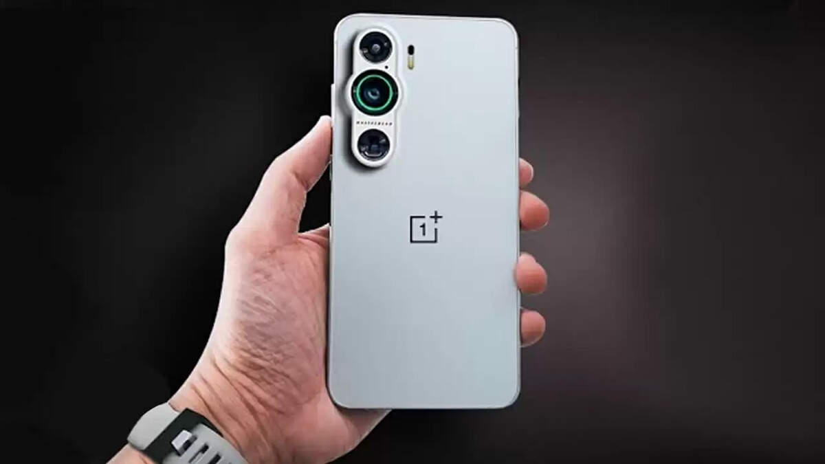 OnePlus 13 : 100W चार्जिंग से कुछ ही मिनटों में फुल चार्ज होगा आपका फ़ोन, जानिये कब होगा लांच 