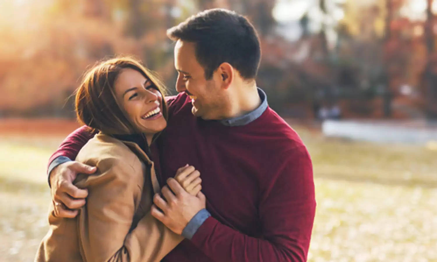 Relationship Tips: पत्नी को भूलकर भी शेयर ना करे ये चार बातें, हमेशा बना रहेगा प्यार