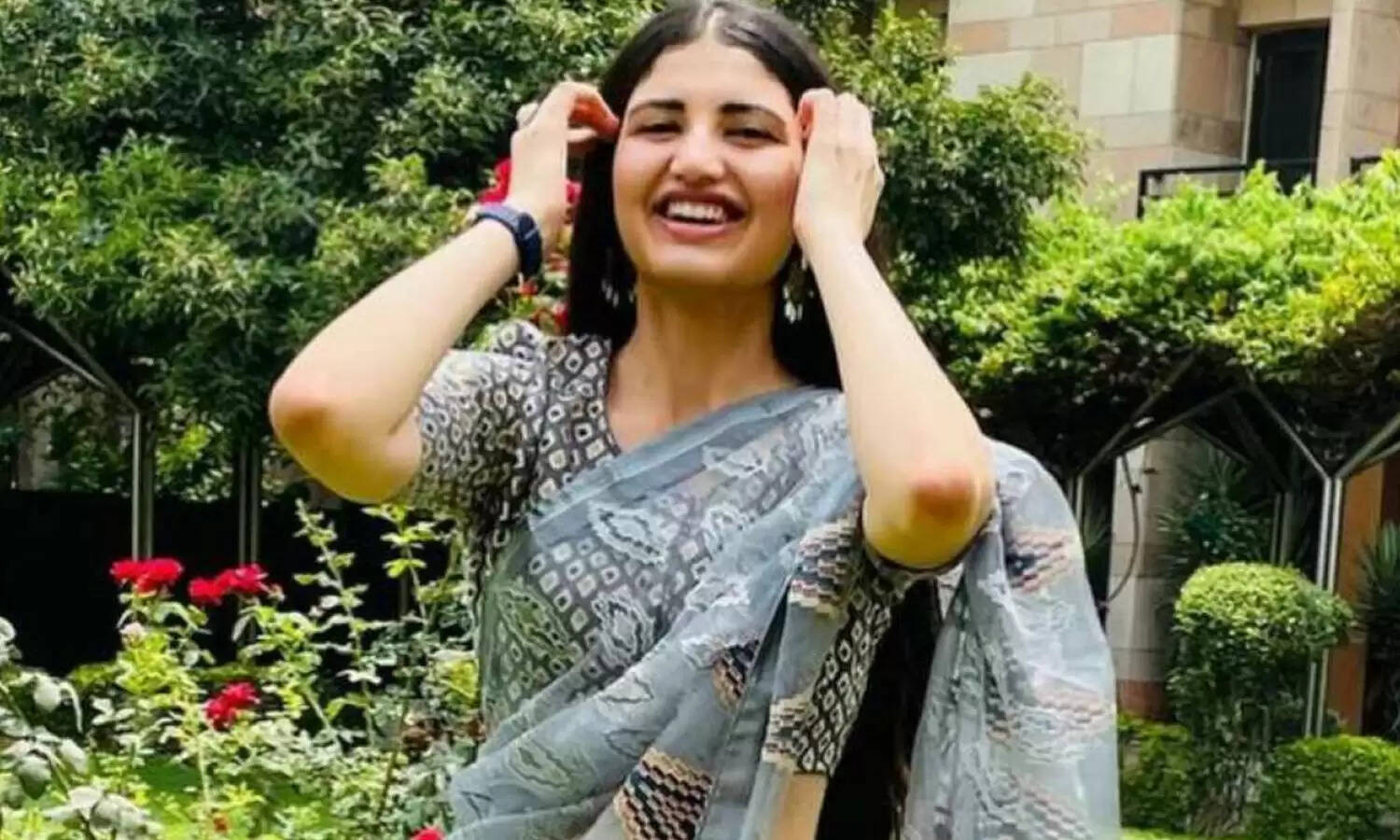 कौन है ये खूबसूरत गर्ल, जिसने मॉडलिंग छोड़ दी UPSC परीक्षा, पहले ही प्रयास में बन गई IAS