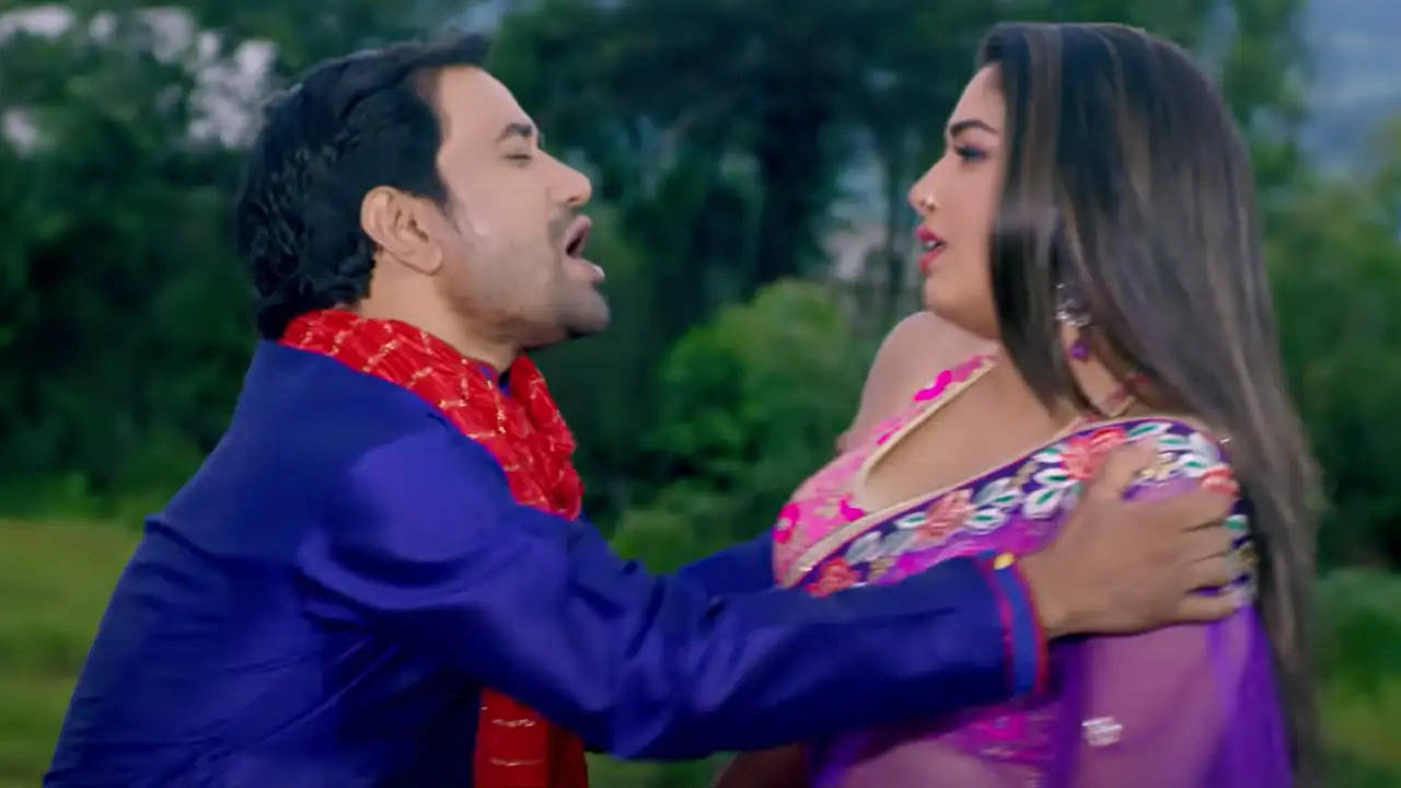 Bhojpuri Dance Video: निरहुआ और आम्रपाली दुबे ने अपने सेक्सी डांस से मचाई धूम,वायरल हो रहा Video