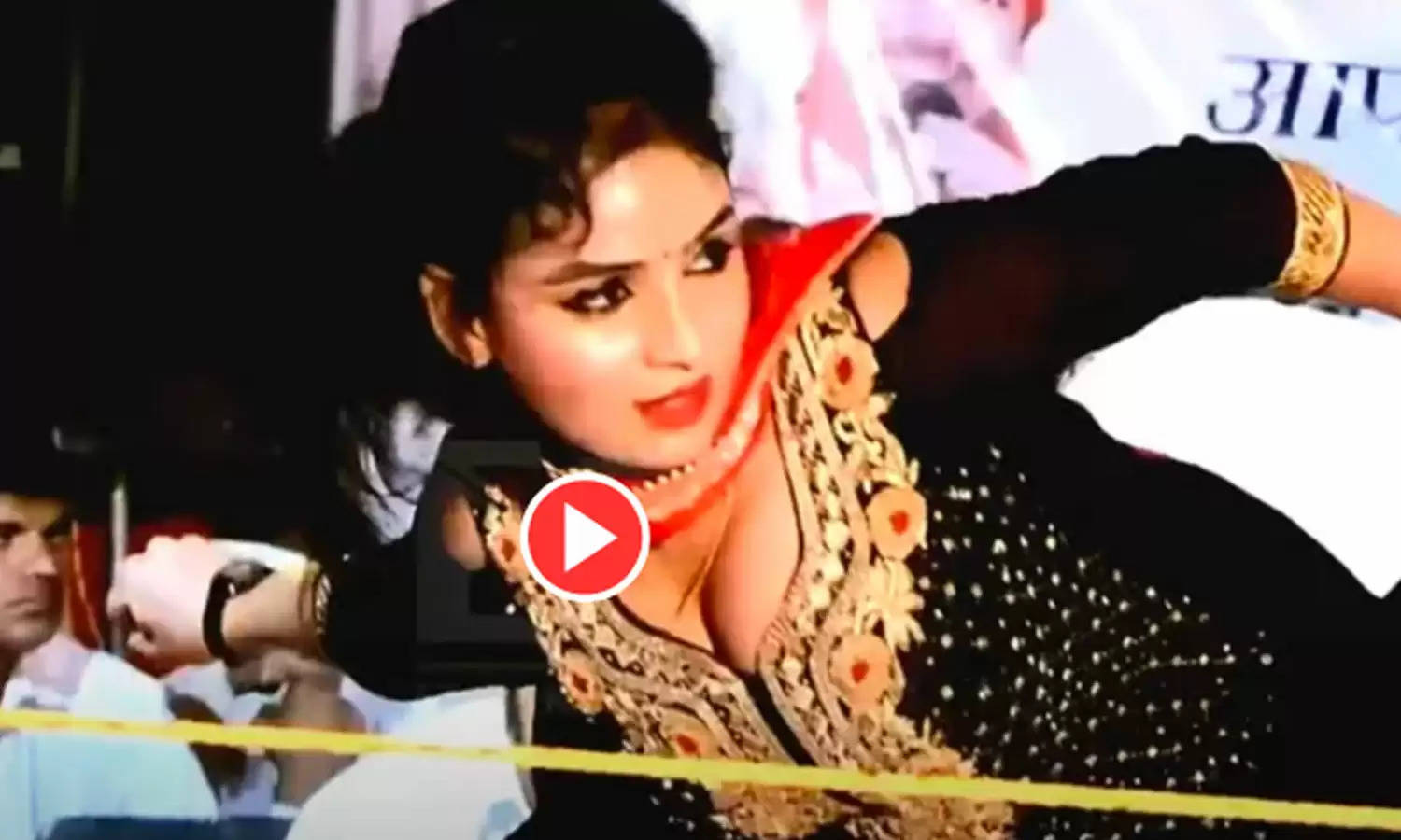 Haryanvi Dancer: तंग कुर्ती पहन छिछोरी हरकतों से बाज नहीं आई Sanjana Choudhary, हॉट मूव्स देख पब्लिक हुई Out Of Control