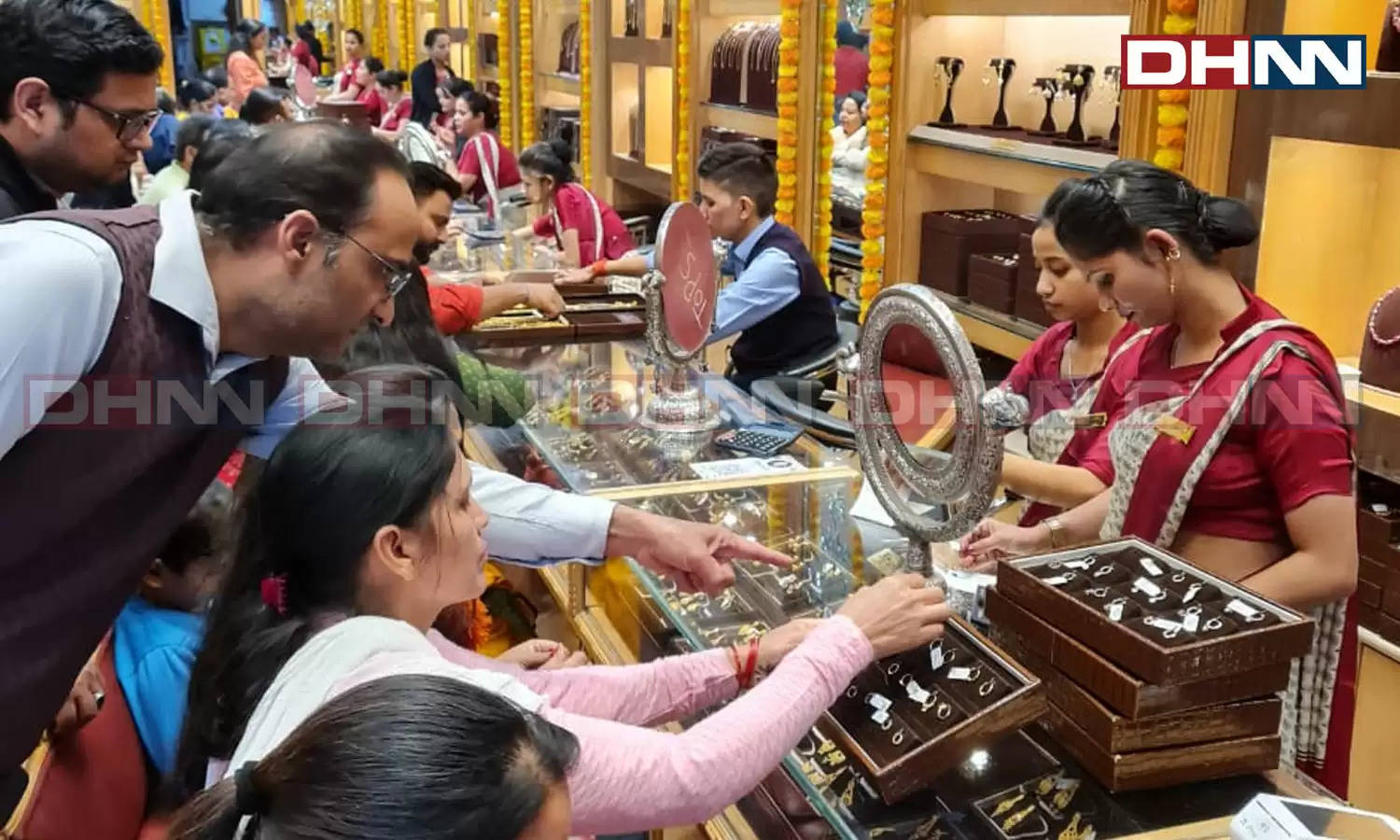 अक्षय तृतीया पर Kamal Jewellers में दिए जा रहे ग्राहकों के लिए तरह-तरह के ऑफर, जल्दी करें कही छूट न जाए मौका 