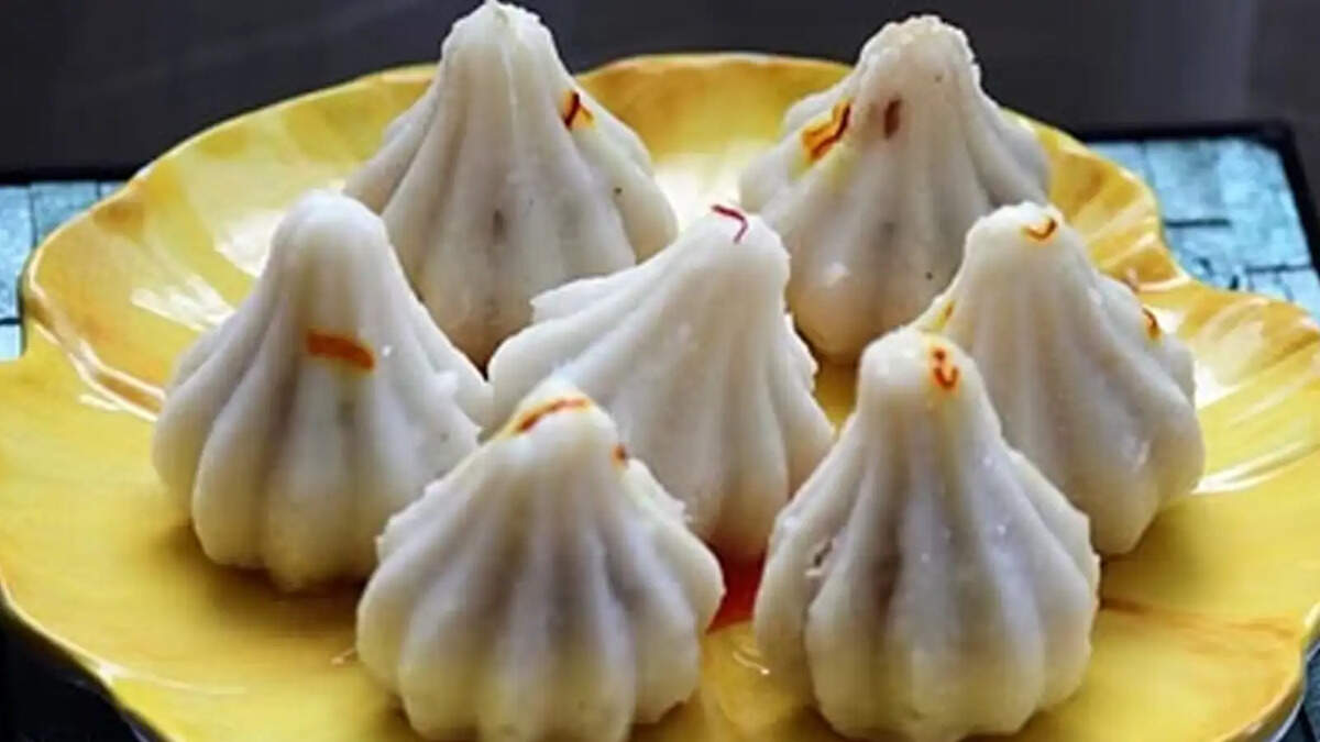 Ganesh Chaturthi 2023: गणपति बप्पा के लिए बनाये उनका फेवरेट भोग, जाने पान गुलकंद मोदक बनाने की रेसिपी   