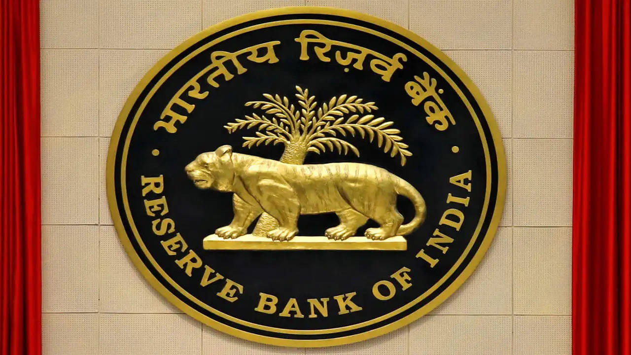 Bank news : नियम तोड़ने वाले बैंकों पर RBI ने दिखाई सख्ती, लगाया लाखों का जुर्माना