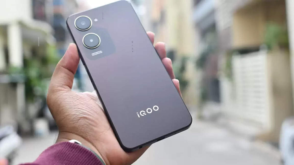 iQOO Z9 Lite 5G: 557 रुपये में मिल रहा है ये धांसू 5G स्मार्टफोन, 50MP कैमरा से है लेस