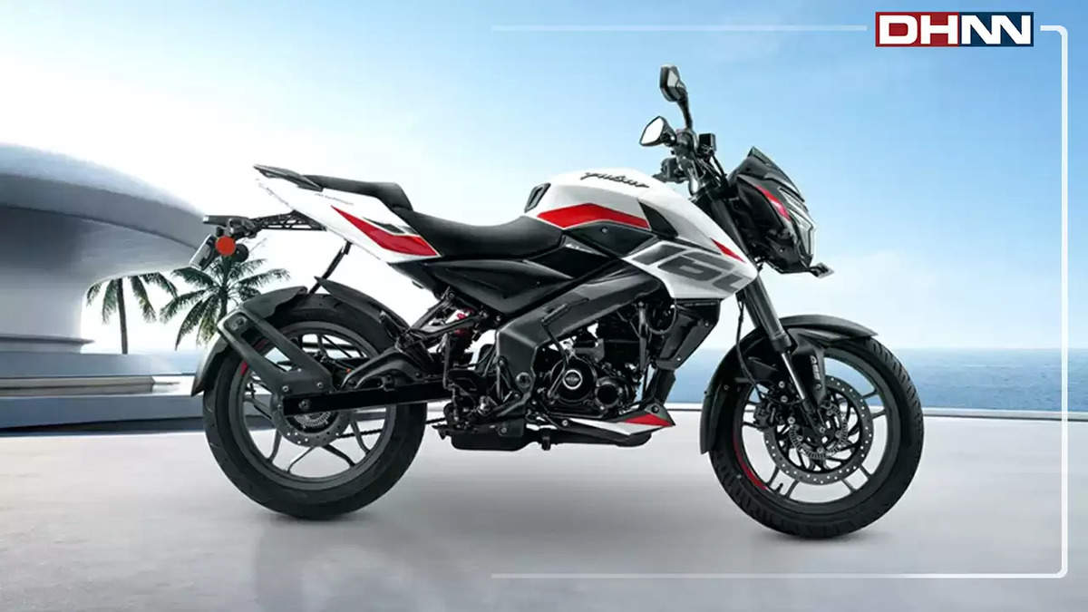 Tvs Apache को धूल चटाने आई नई Bajaj Pulsar, स्पोर्टी लुक और पावरफुल इंजन से किया सबको दीवाना 