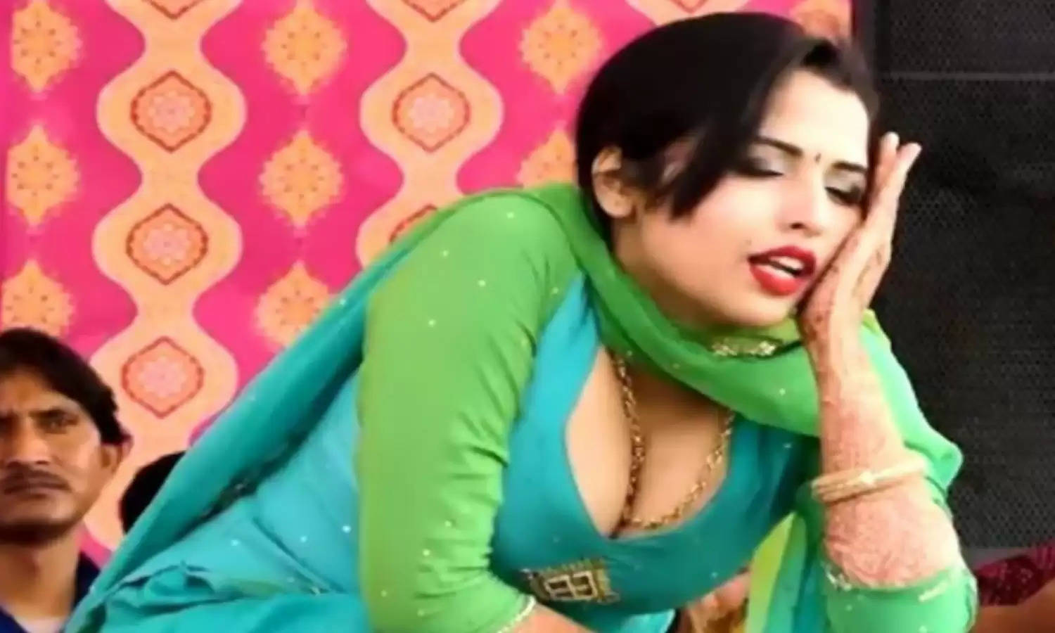 Haryanvi Dance : Muskan Baby ने स्टेज पर किया कातिलाना अंदाज से डांस, वीडियो हुआ वायरल