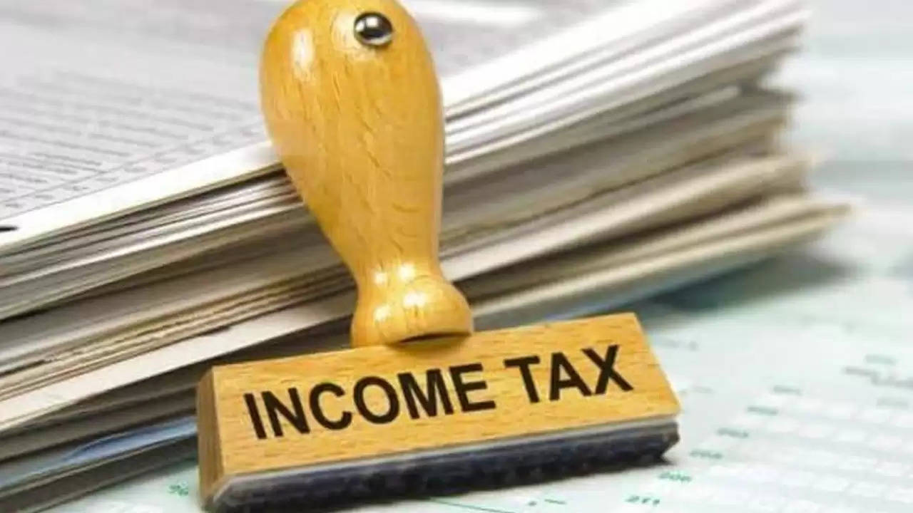 Income Tax : क्या आप जानते हैं? बैंक खाते में जमा राशि पर भी लग सकता है टैक्स, समझिए पूरी प्रक्रिया