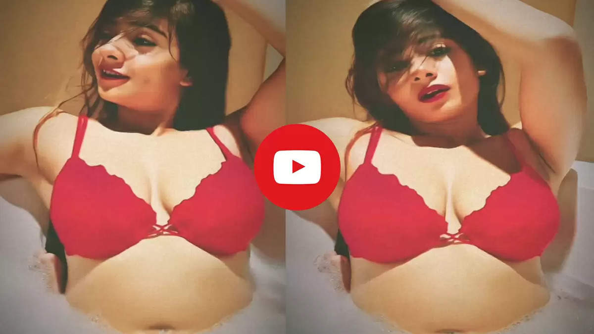 Hot Video Indian Bhabhi: Bhabhi shoots a video with killer moves in the bathtub, people sweat after seeing her hot figure