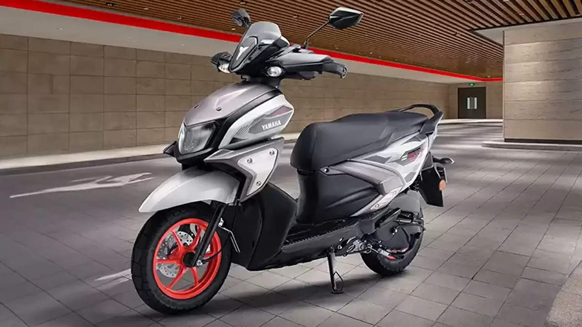 Yamaha RayZR 125 Fi-Hybrid: A Stylish and Feature-Packed Scooter