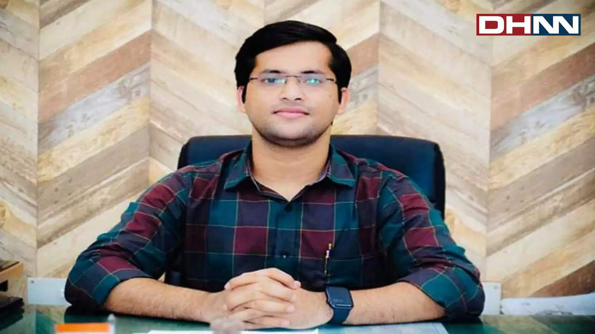 Success Story: 21 साल में UPSC निकालने वाले सबसे युवा IAS, पिता ऑटोरिक्‍शा ड्राइवर, फीस भरने का पैसा नहीं...