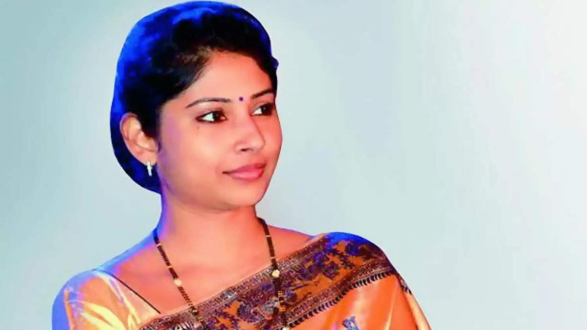 IAS Smita Sabharwal: देश की सबसे खूबसूरत IAS अफसर, 23 साल की उम्र में बनीं IAS