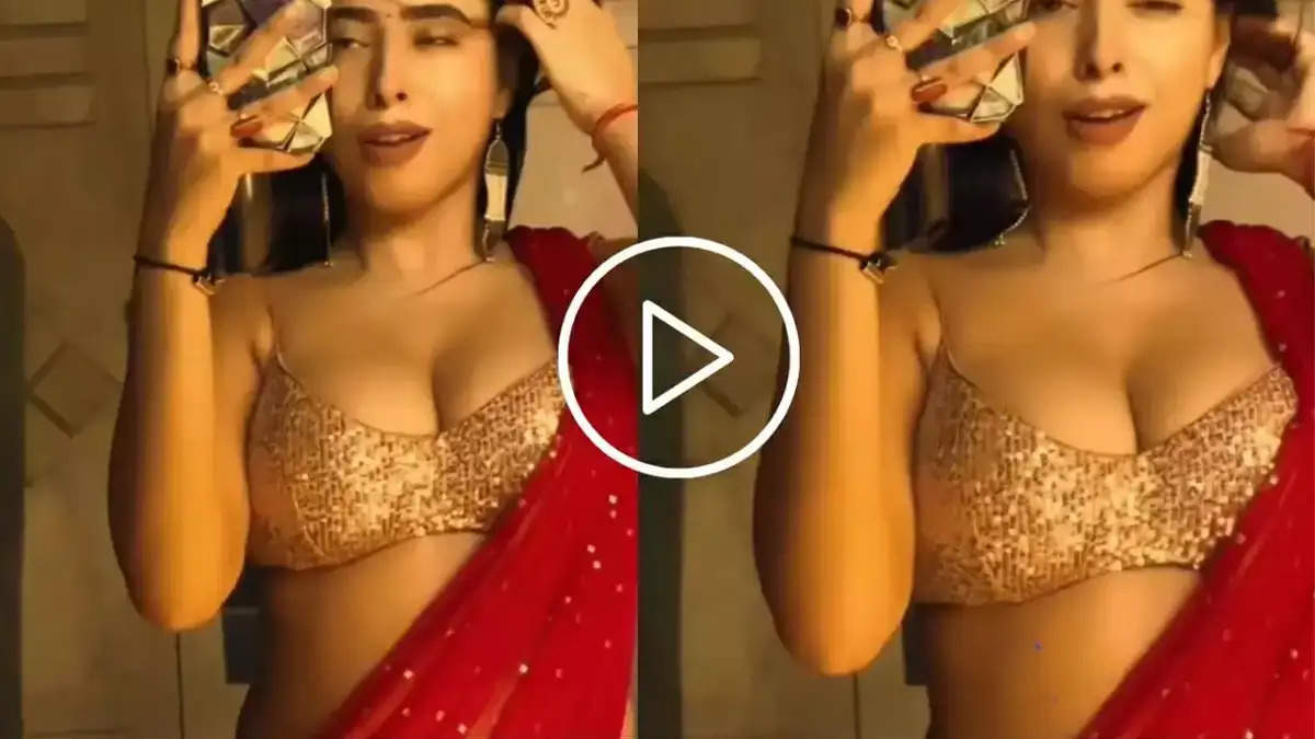 Bangali Bhabhi Video: Bengali Bhabhi ने सोशल मीडिया पर लगाया ग्लैमर का तड़का, वीडियो देखकर छूटे पसीने