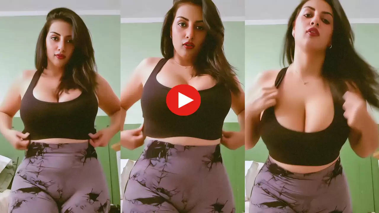 Indian Desi Sexy Video: हॉट गर्ल ने कैमरे के सामने बिखेरा जलवा, सेक्सी वीडियो देख खुली रह गयीं आंखें