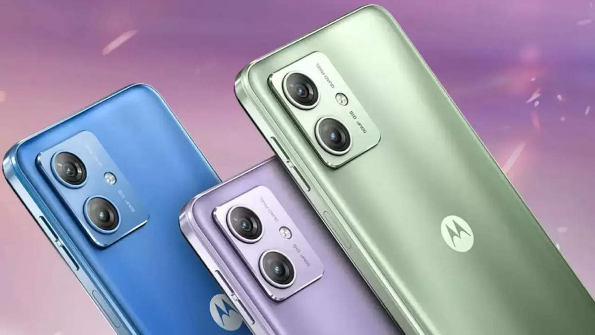 धमाकेदार ऑफर! Motorola का 5G फोन हुआ सस्ता, अब खरीदना हुआ और भी आसान