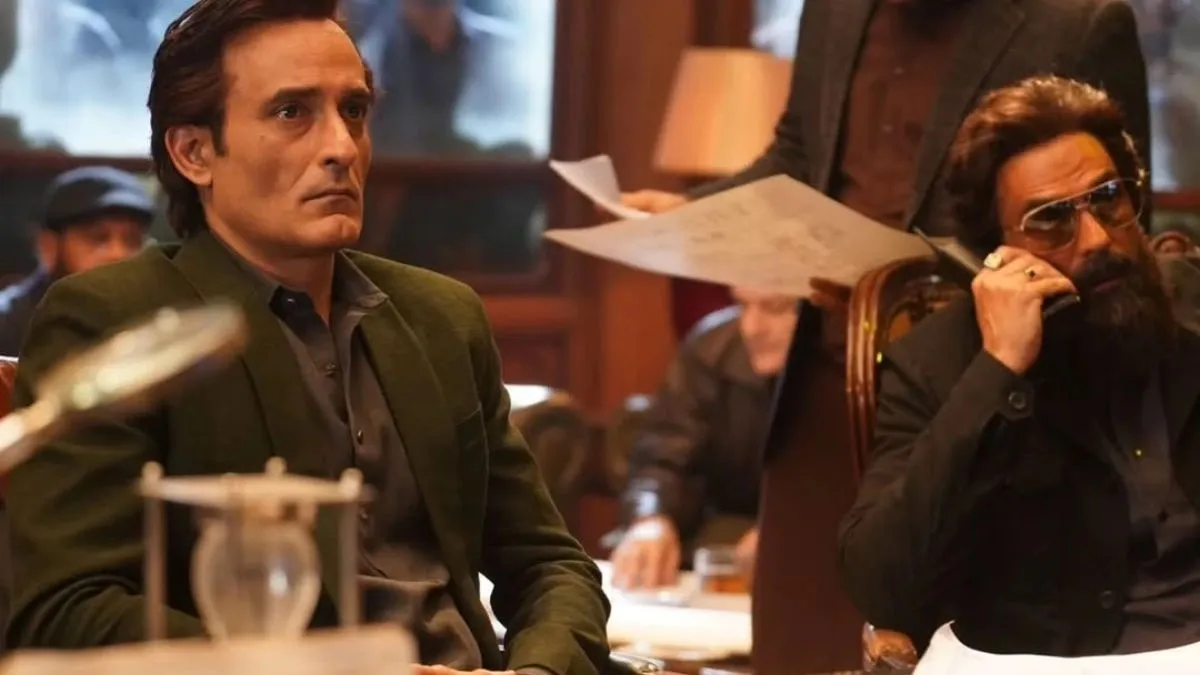 धुरंधर के सेट पर जब फूट-फूटकर रोए अक्षय खन्ना और अर्जुन रामपाल, आर माधवन ने खोला बड़ा राज